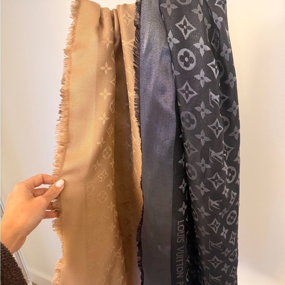 Collection of 2 Louis Vuitton Monogram Scarves - Picture 5 of 7
